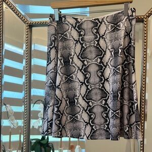 Stylish Black and White Snake Print Mini Skirt